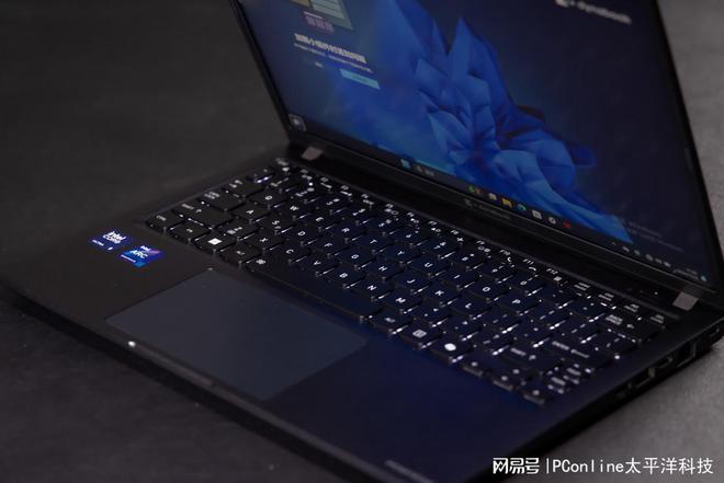 abook Portégé X30L-M评测千亿平台网站875克超轻便携全能王者Dyn(图7)