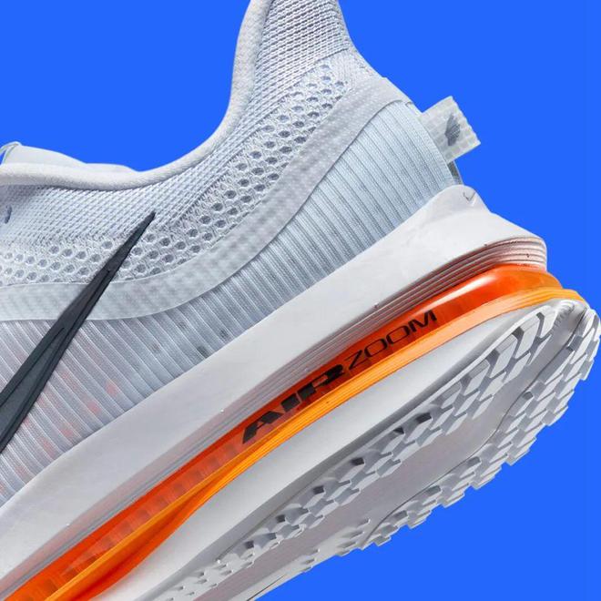 双Nike跑鞋把能给的都给足了千亿球友会app配置诱人！这(图4)
