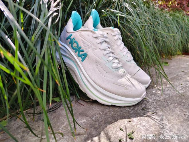 10：恰到好处的卓越跑鞋HOKA CLIFTON(图13)