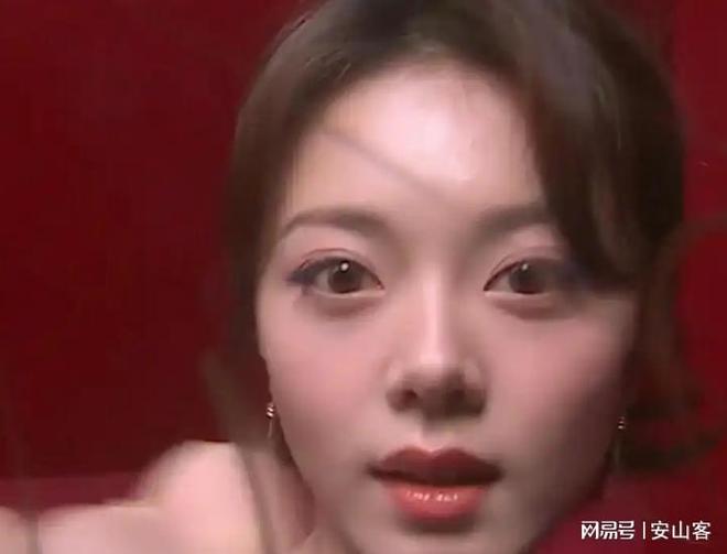 不敢露脸只有赵今麦扛住了！芭莎之夜被镜头签吓坏杨幂(图3)